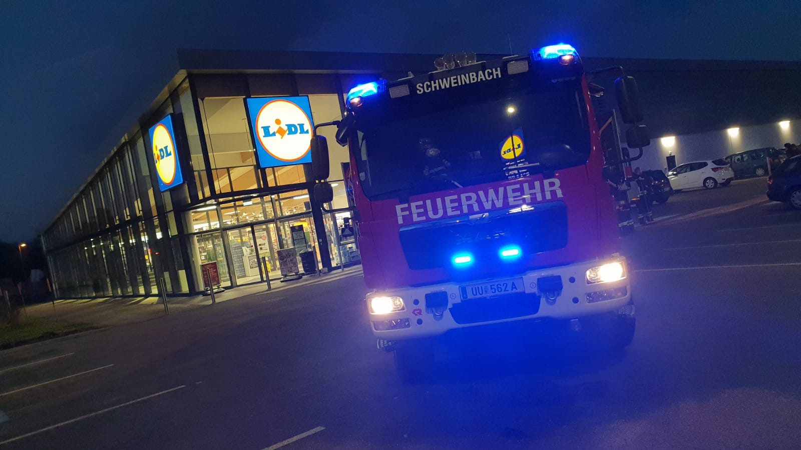 28.12.2018 - EINSATZ: Ölspur am Lidl-Parkplatz