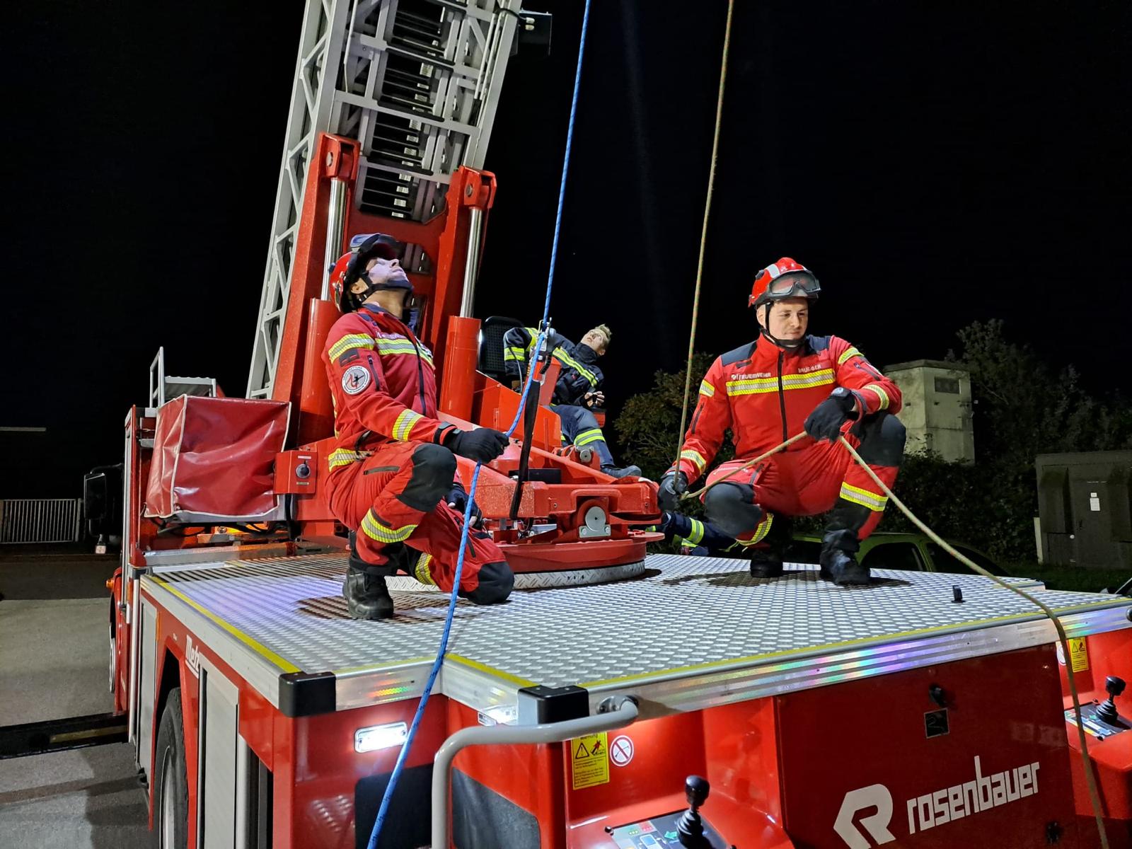 02.10.2024 - Höhenretterübung: Drehleiter Gallneukirchen