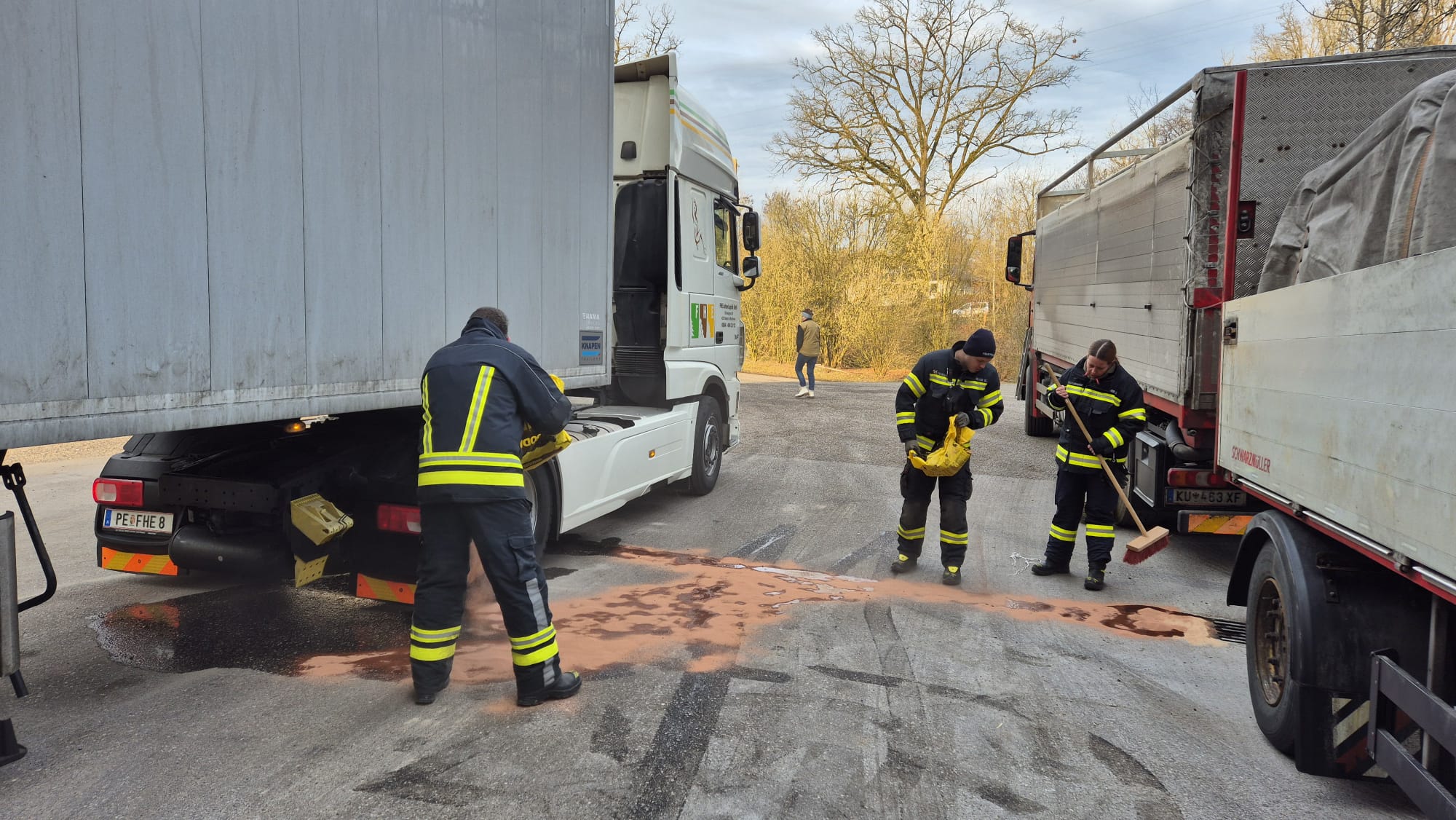 25.02.2025 - EINSATZ: Ölaustritt bei LKW