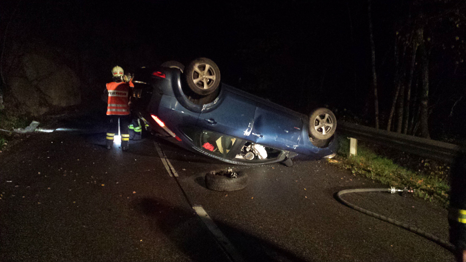 3.11.2014 - EINSATZ: Verkehrsunfall Göweil Mühle