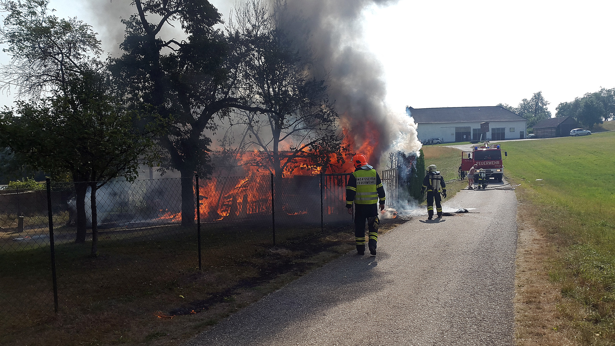 Vollbrand einer Gartenhütte in Steinreith