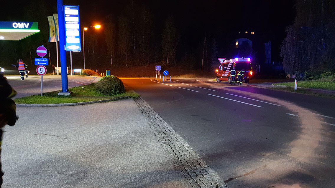 05.09.2018 - EINSATZ: Ölspur bei OMV-Tankstelle